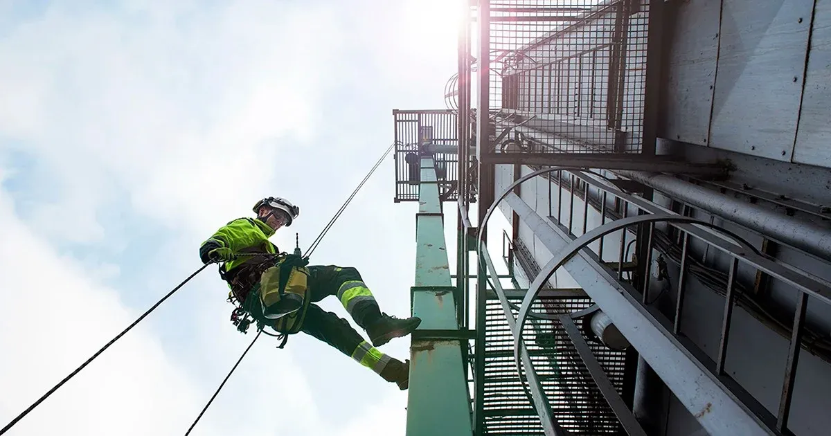 SafeStart Guide: Raising the Bar - A Safety Guide to Working at Heights